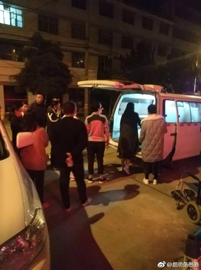 泪眼翻白眼流口水：情感的极限与心灵的救赎图片