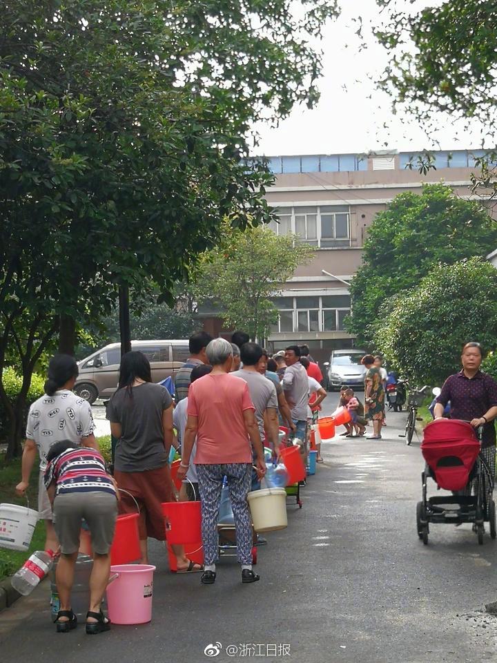 无遮盖记录中二人生孩子全程无被子分娩过程图片