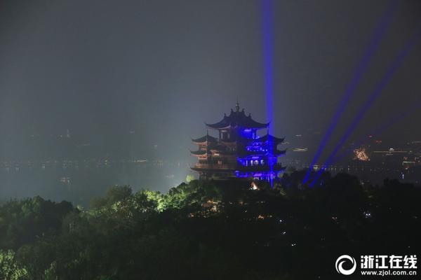 10月16日财经早餐：贸易紧张 降息预期，金价逼近4220，美以再次威胁哈马斯解除武装