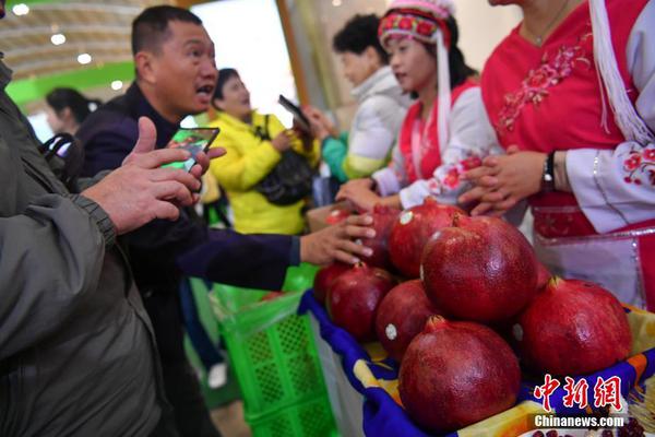 唐伯虎与他的“圣诞限定女友”：一段跨越时空的浪漫传说图片