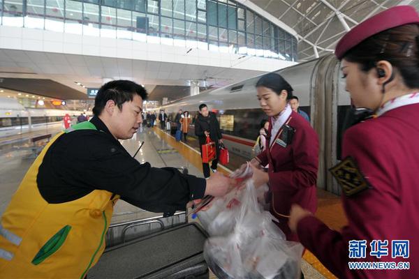 白丝校花扒开美腿甜美欣赏场合与礼仪建议图片